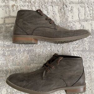 Marc New York Andrew Marc Mens Brown 10.5 Chukka boots worn once